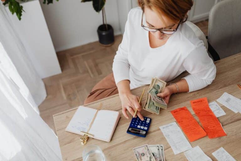 track expenses young adult tips